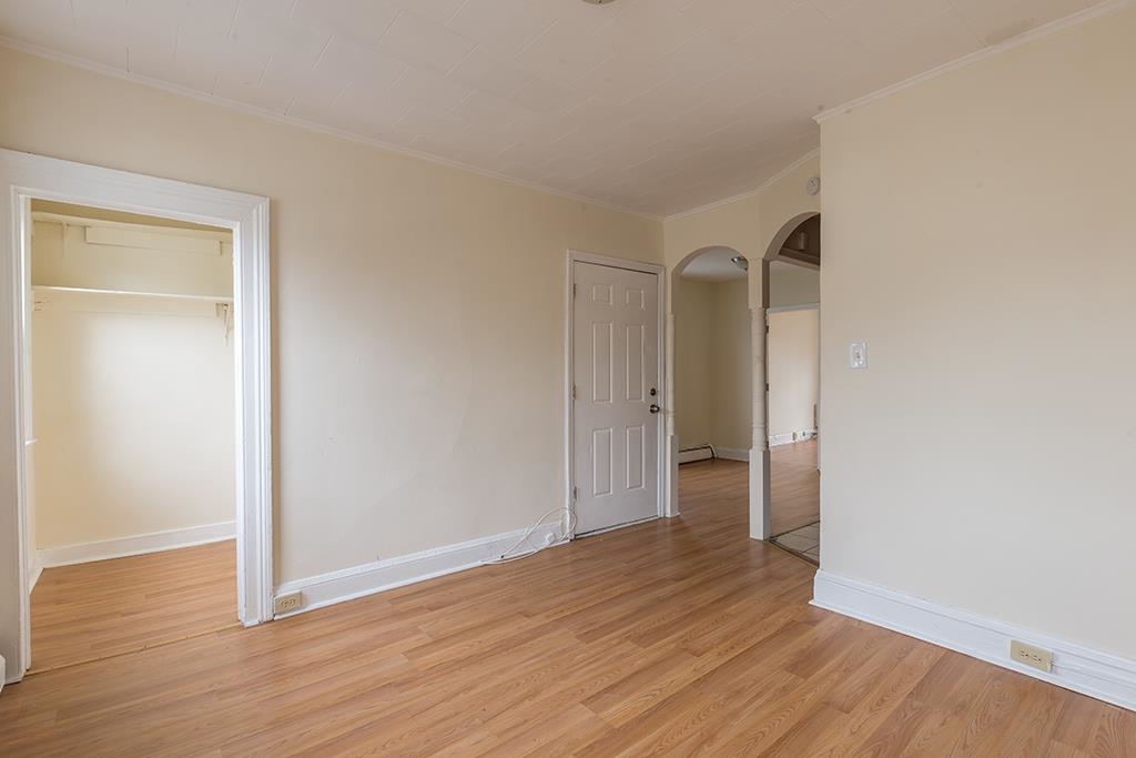 104 CLENDENNY AVE