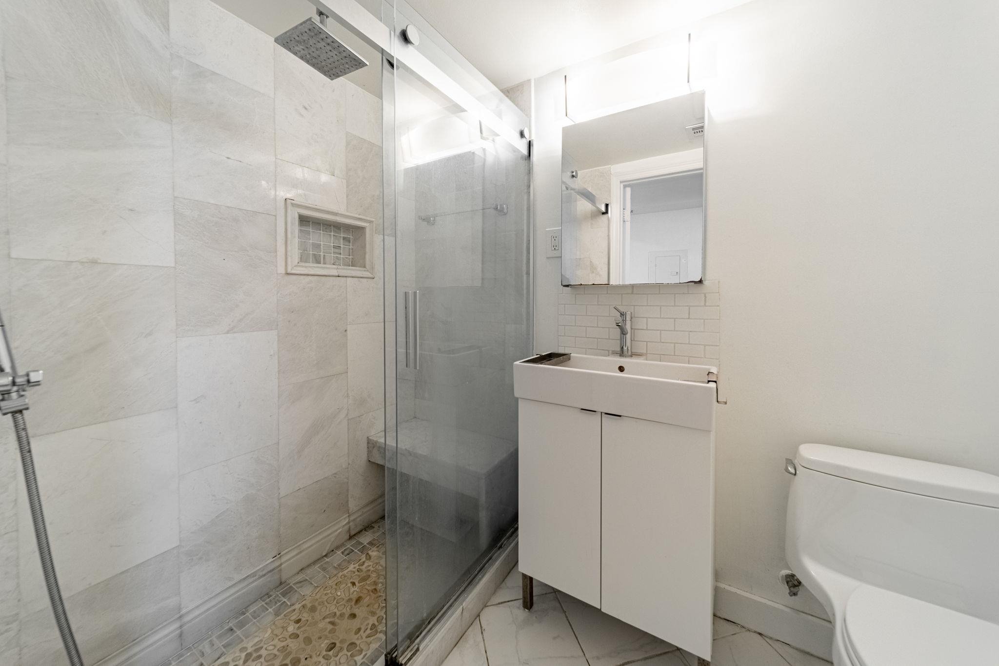 180 WASHINGTON ST Unit: 6