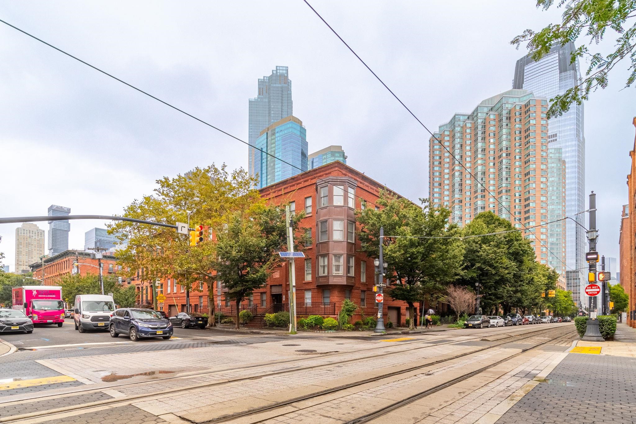 180 WASHINGTON ST Unit: 6