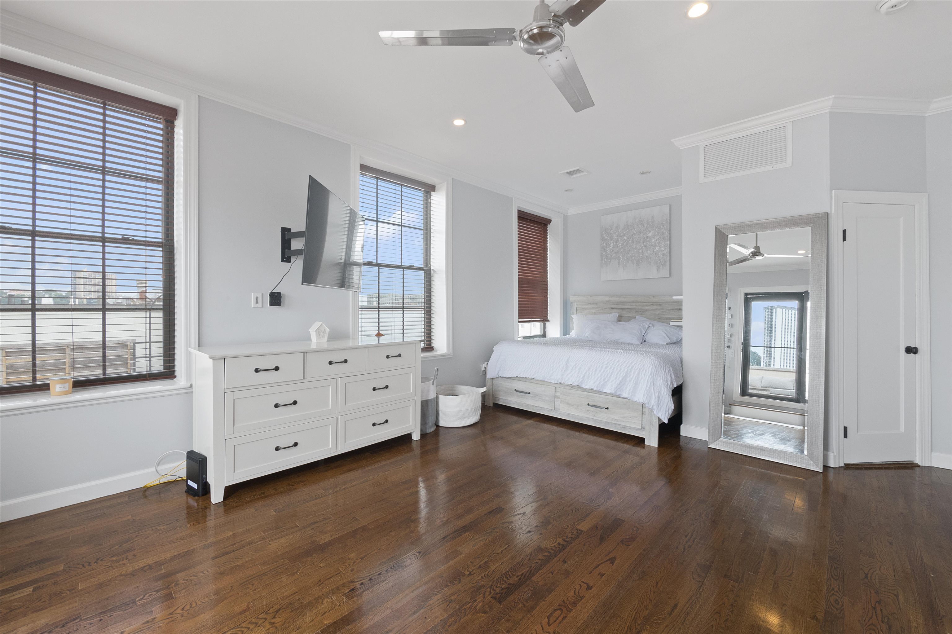 1015 GRAND ST Unit: 5C