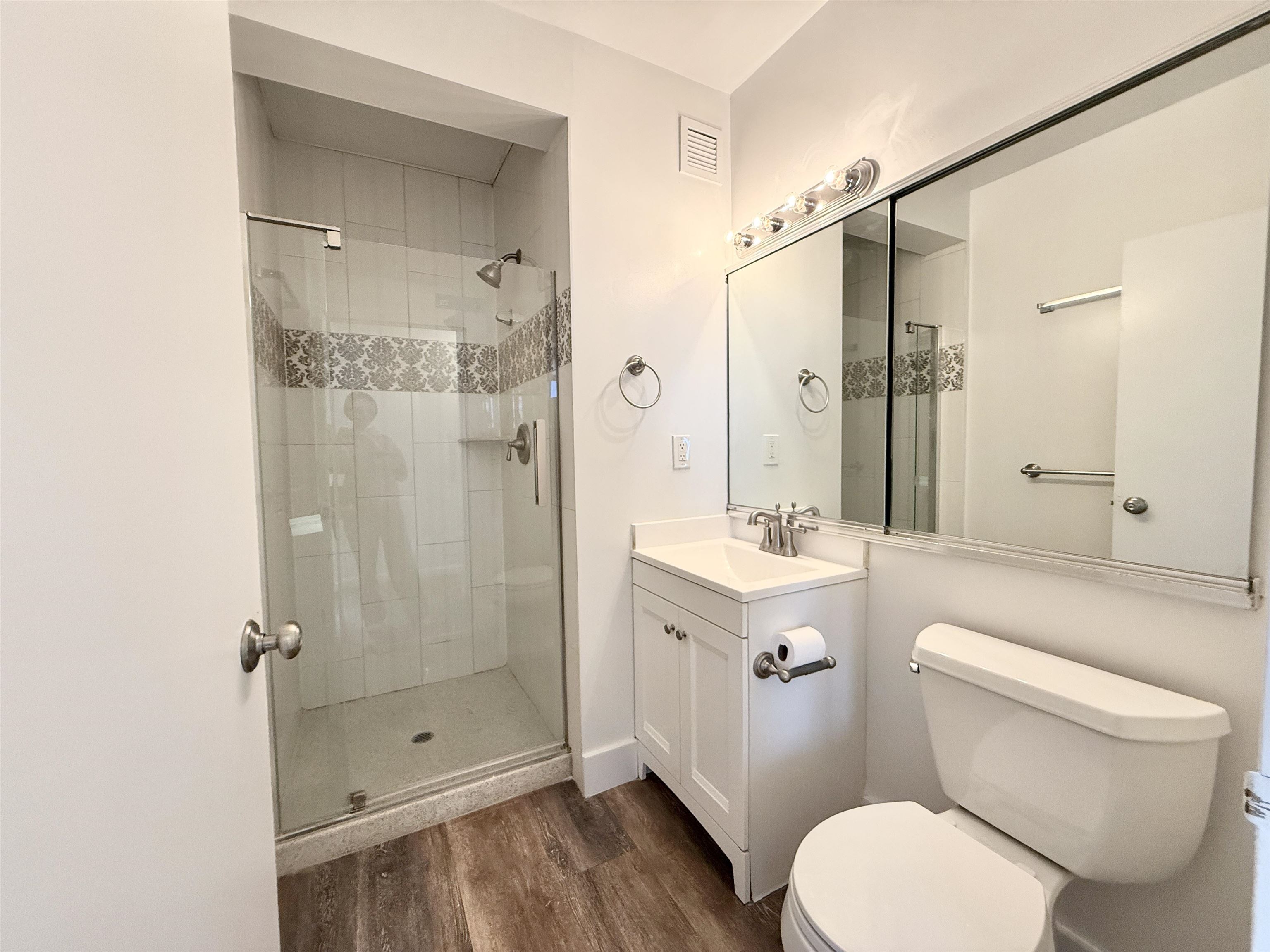 45 RIVER DR SOUTH Unit: 1906