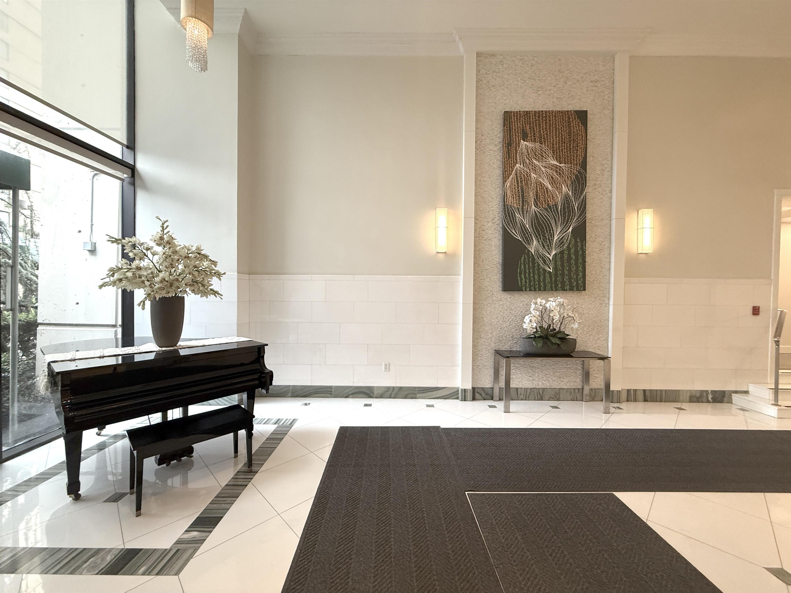 45 RIVER DR SOUTH Unit: 1906