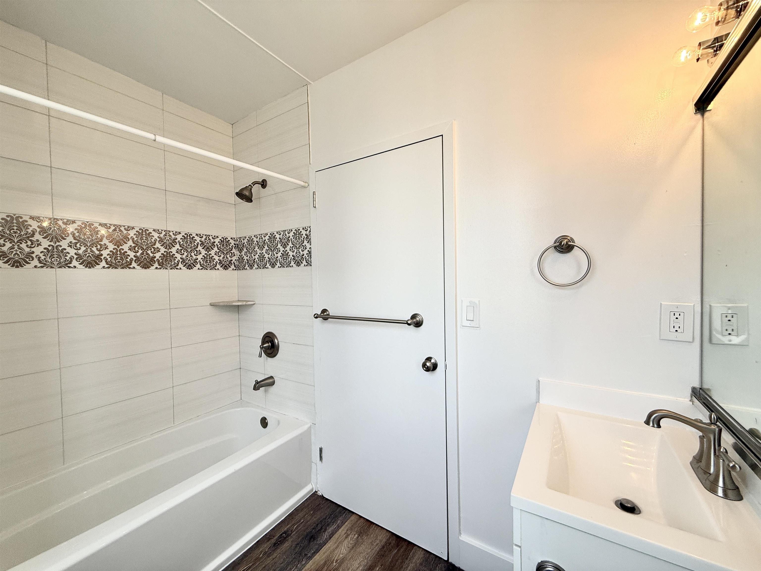 45 RIVER DR SOUTH Unit: 1906