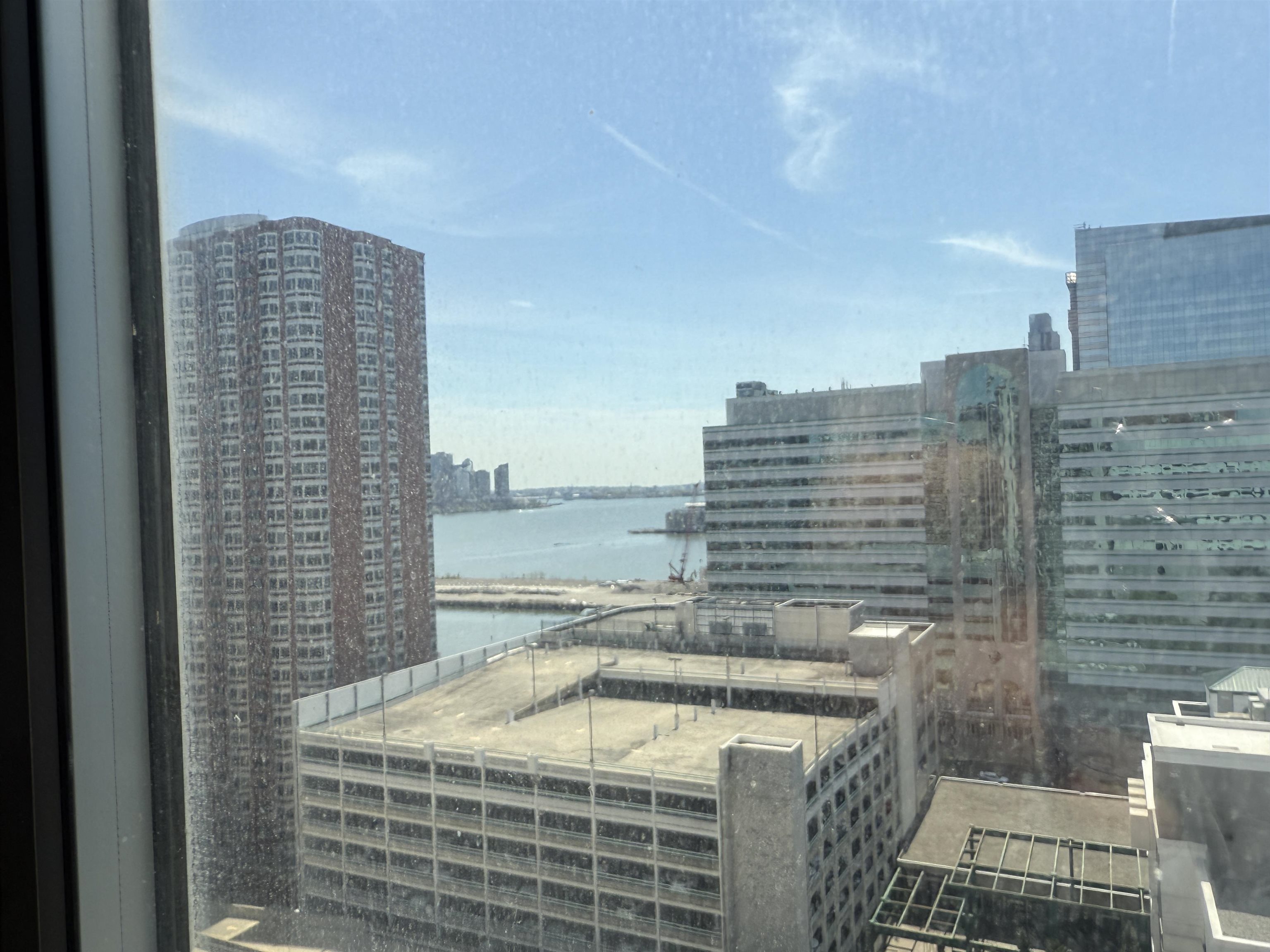 45 RIVER DR SOUTH Unit: 1906