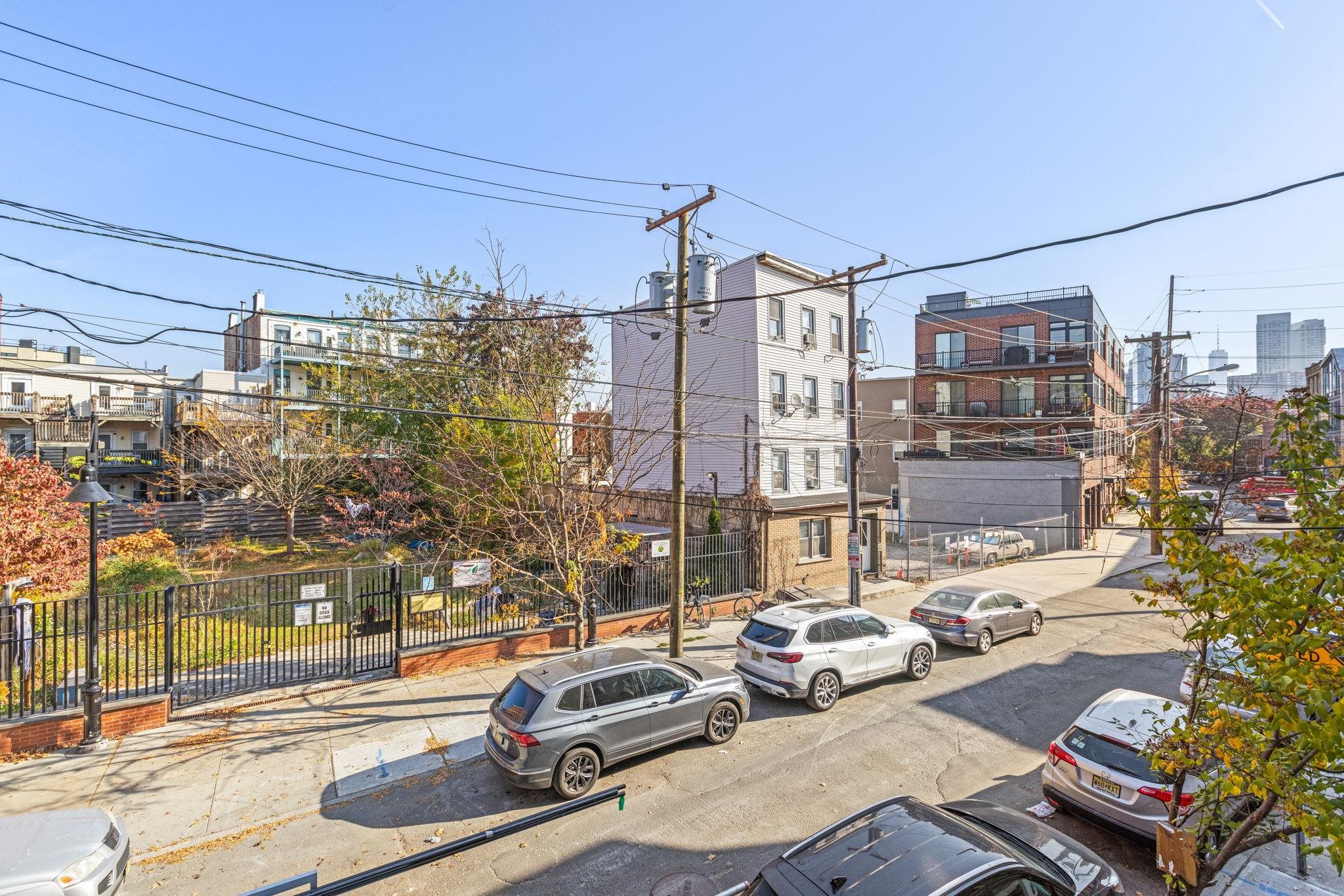 391 1ST ST Unit: 4-D