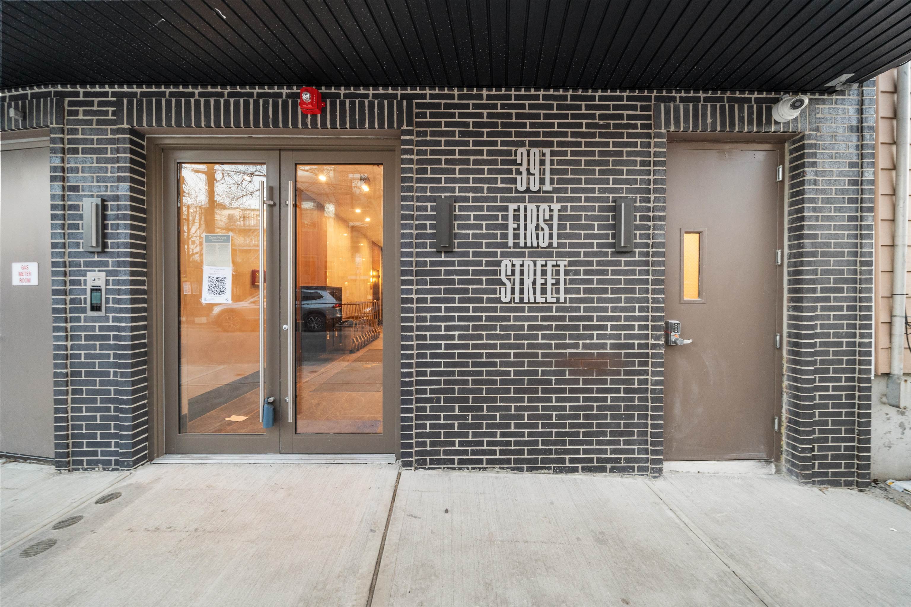 391 1ST ST Unit: 4-D