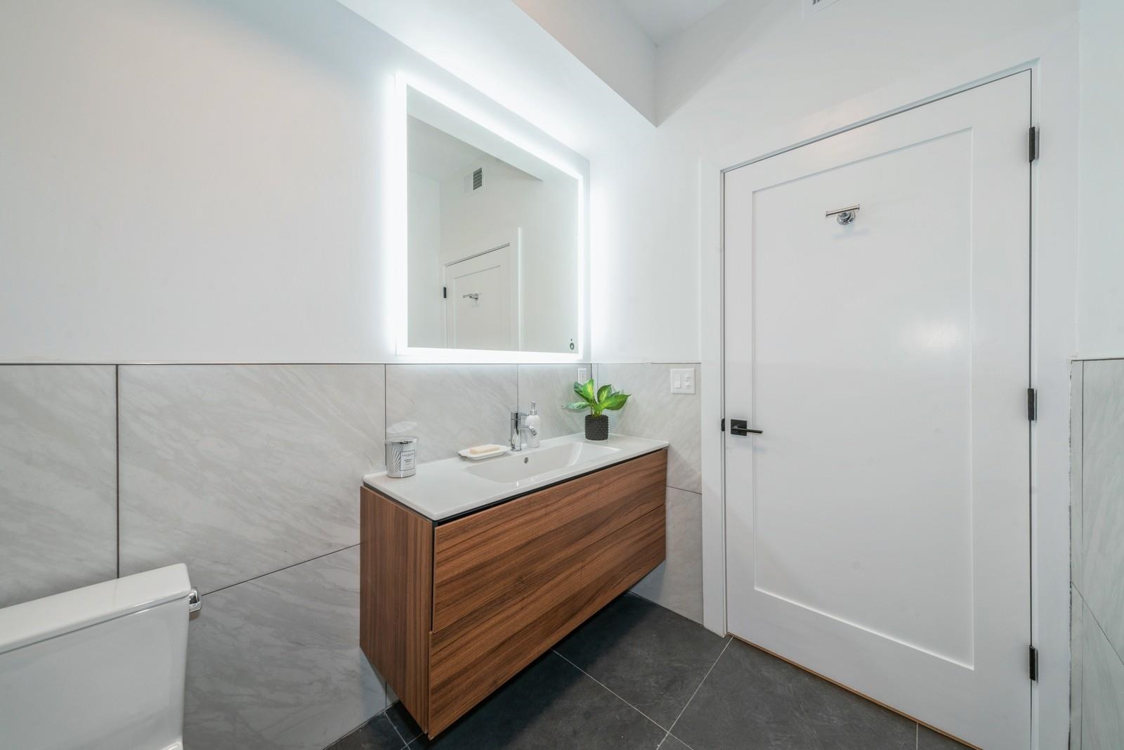160 BRUNSWICK ST Unit: 204