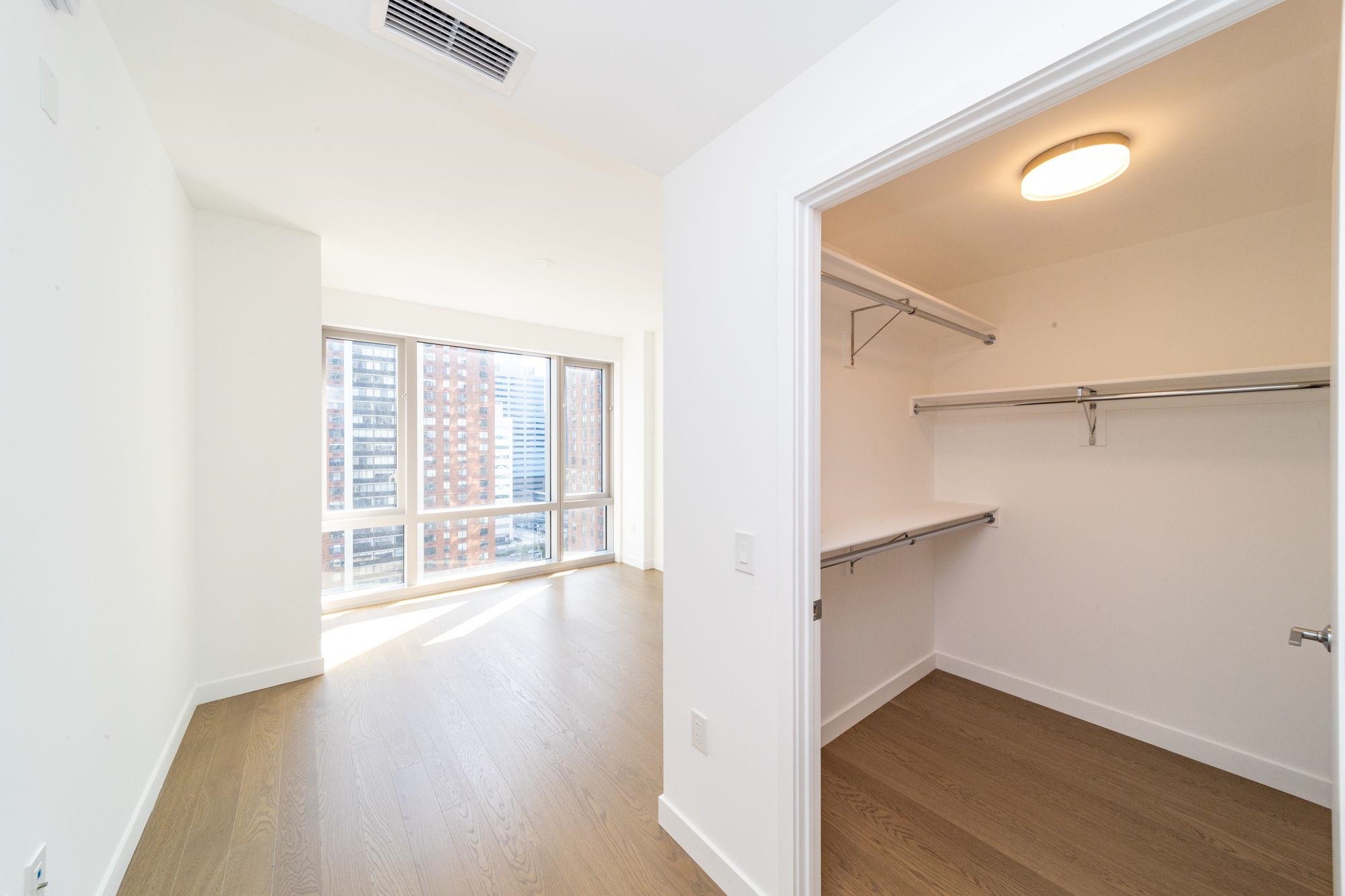 75 PARK LANE SOUTH Unit: 1408