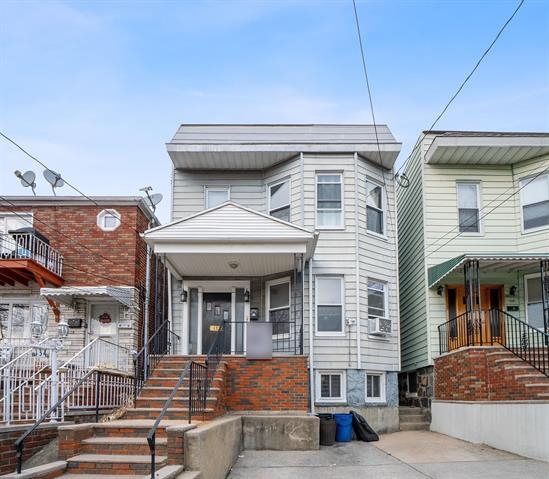 132 GRACE ST