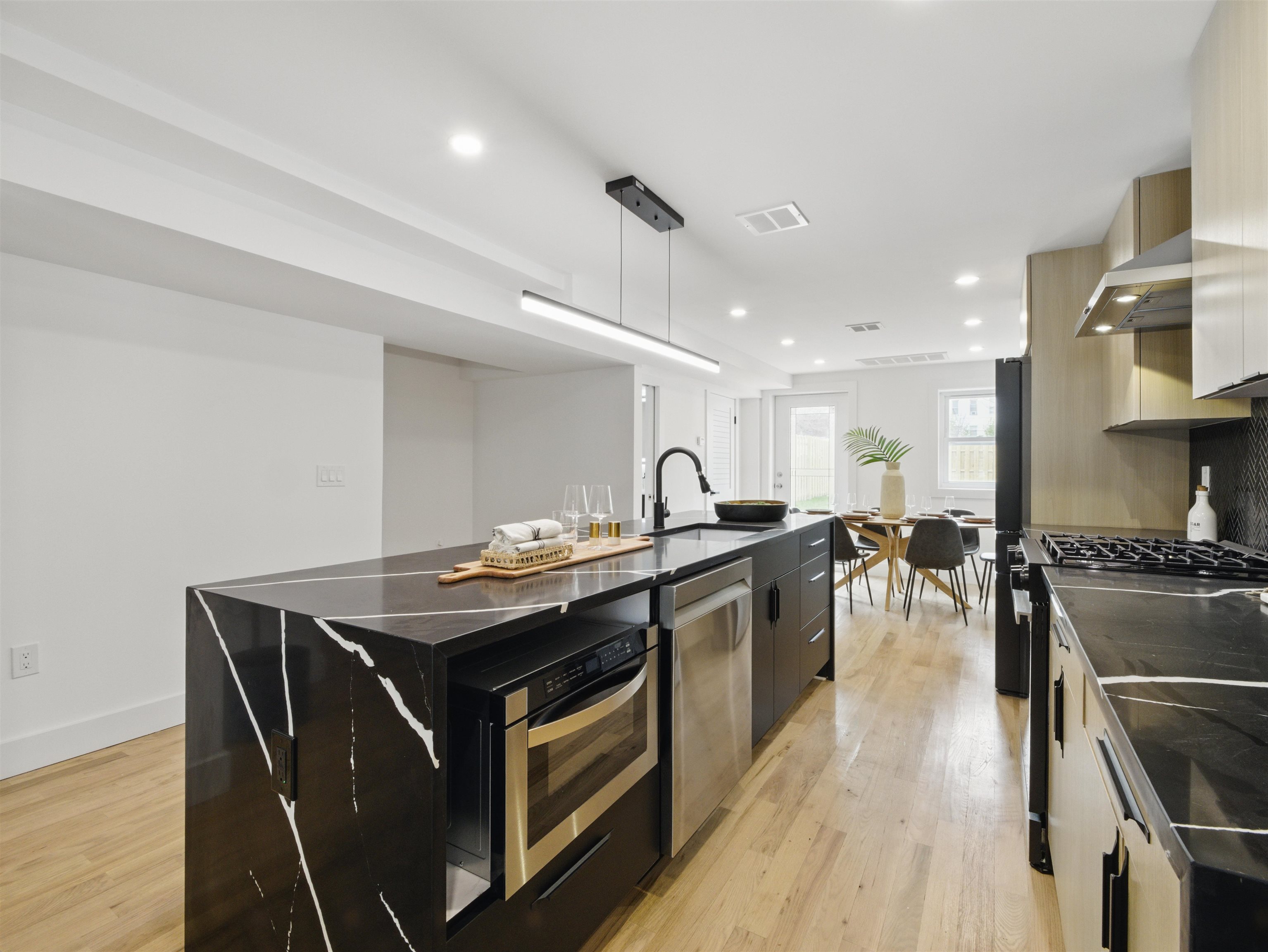 63 JEFFERSON AVE Unit: 1