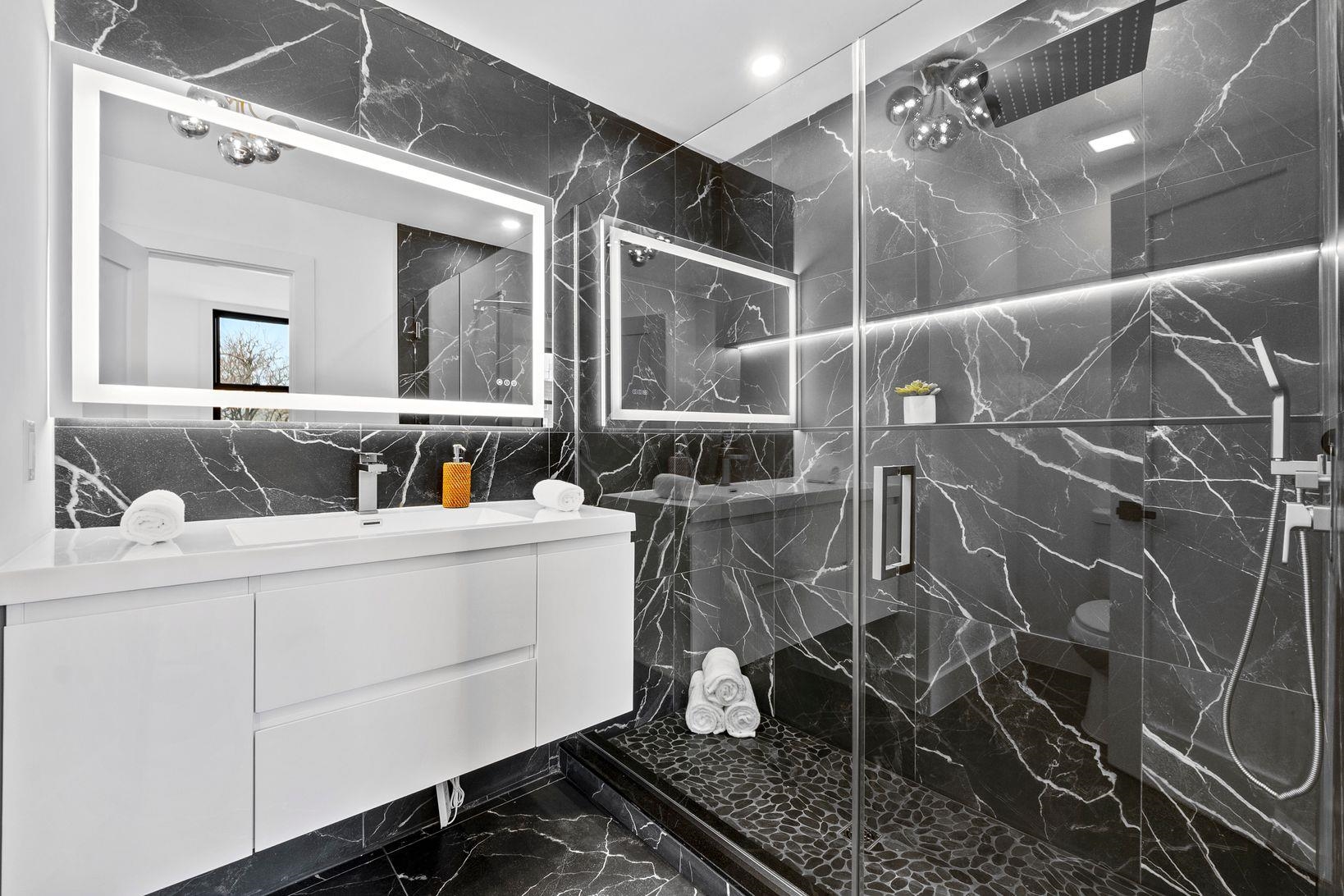 63 JEFFERSON AVE Unit: 2