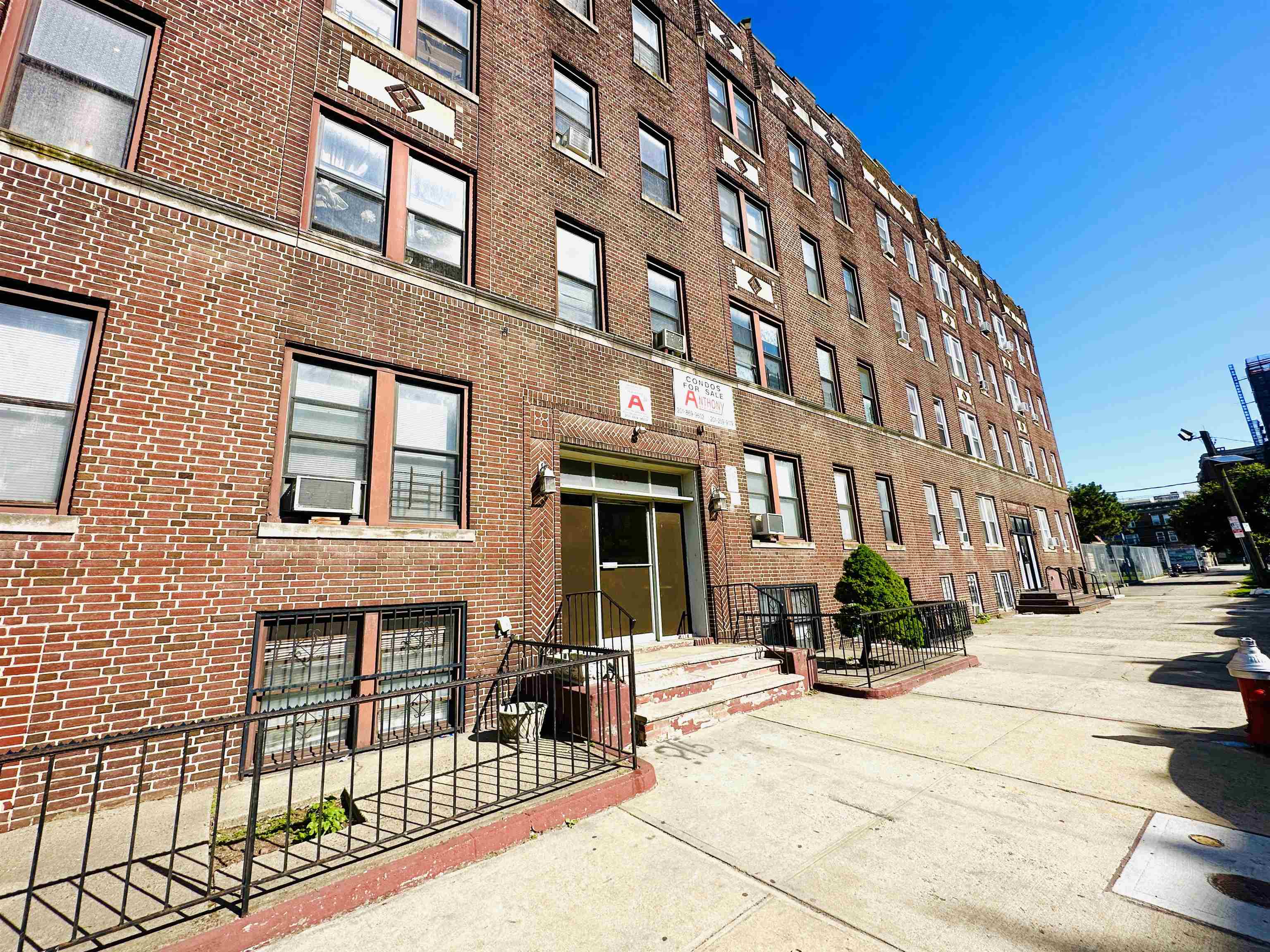 117 CORBIN AVE Unit: 307