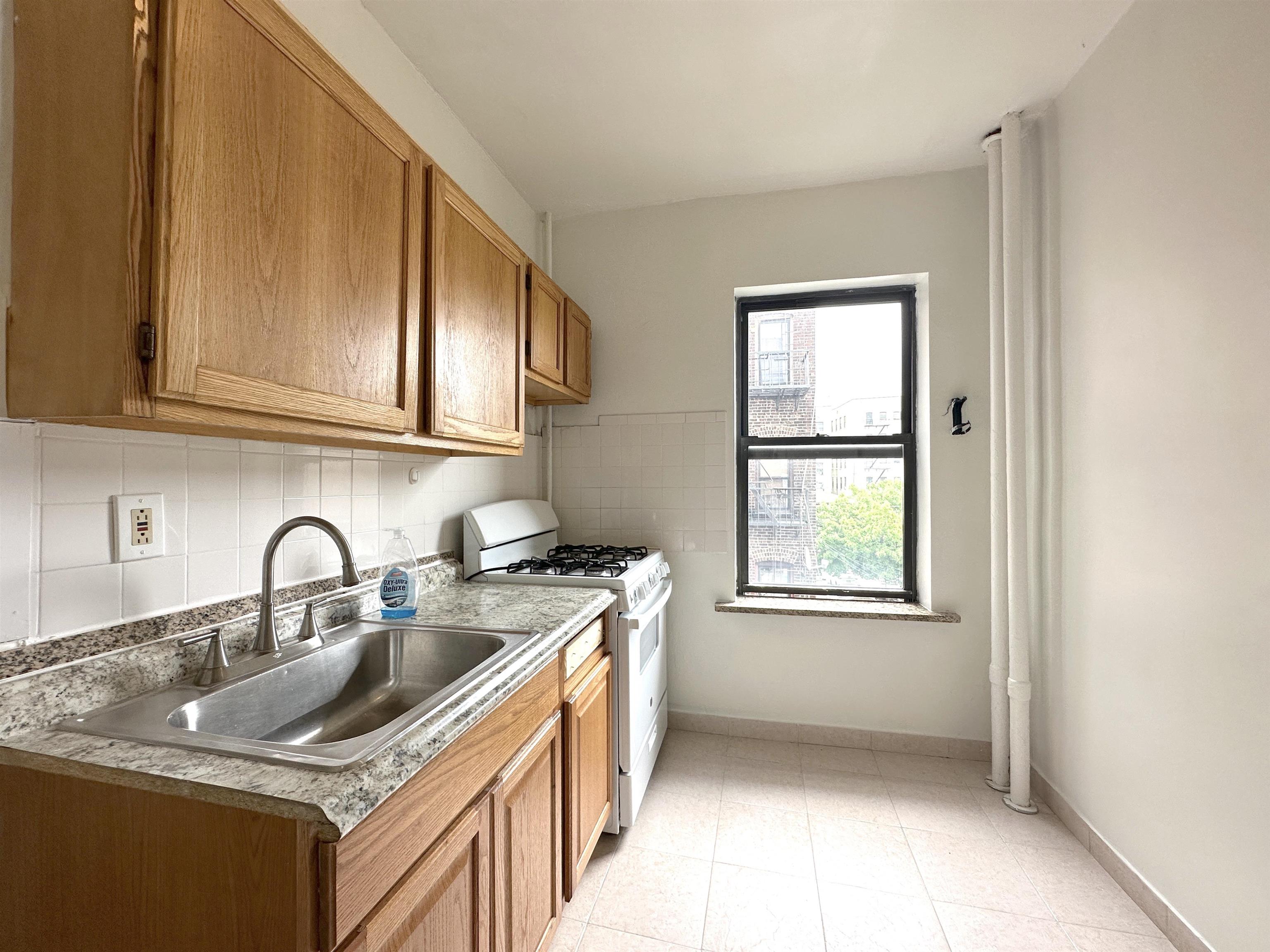 117 CORBIN AVE Unit: 307