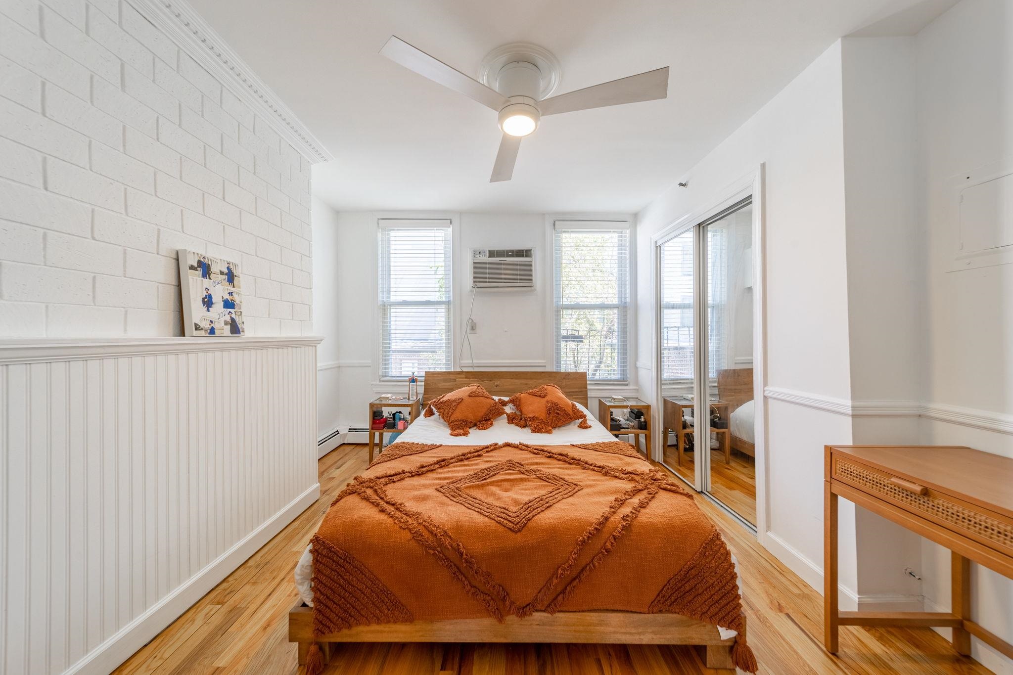466 MONMOUTH ST Unit: 3L