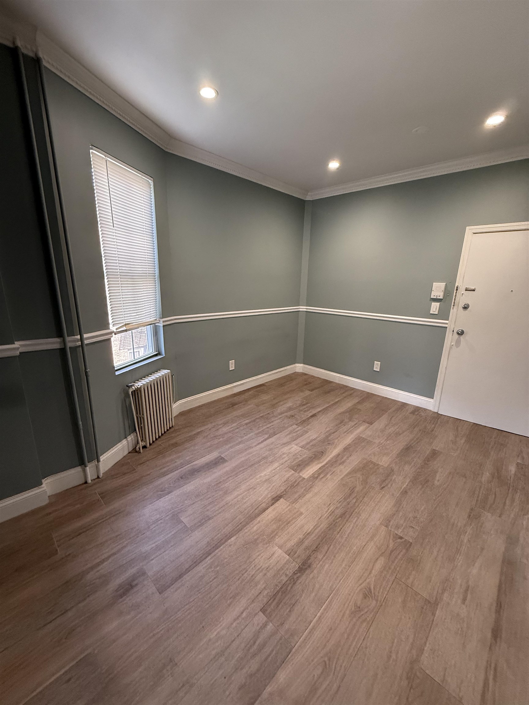 53 64TH ST Unit: 3