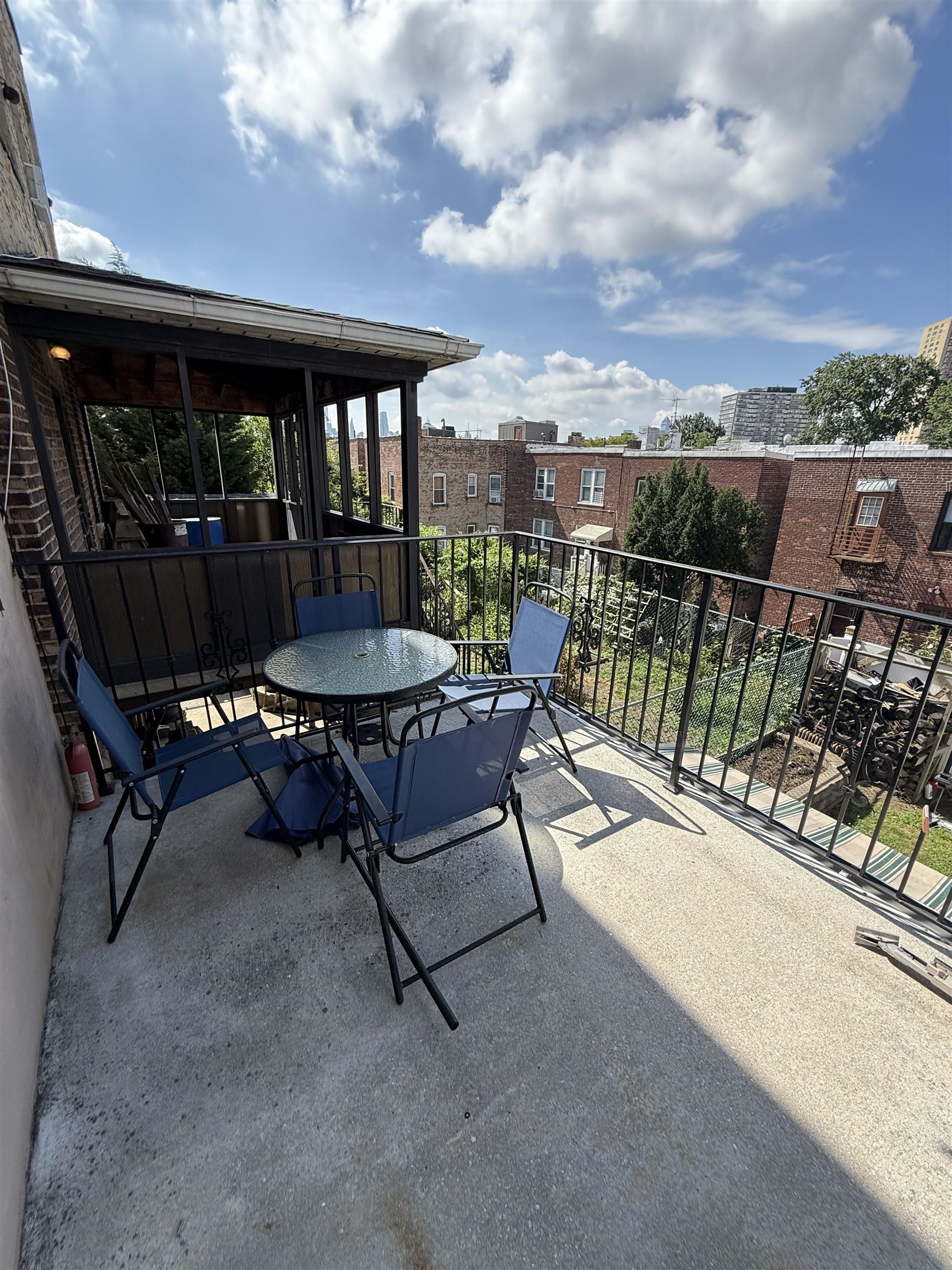 53 64TH ST Unit: 3