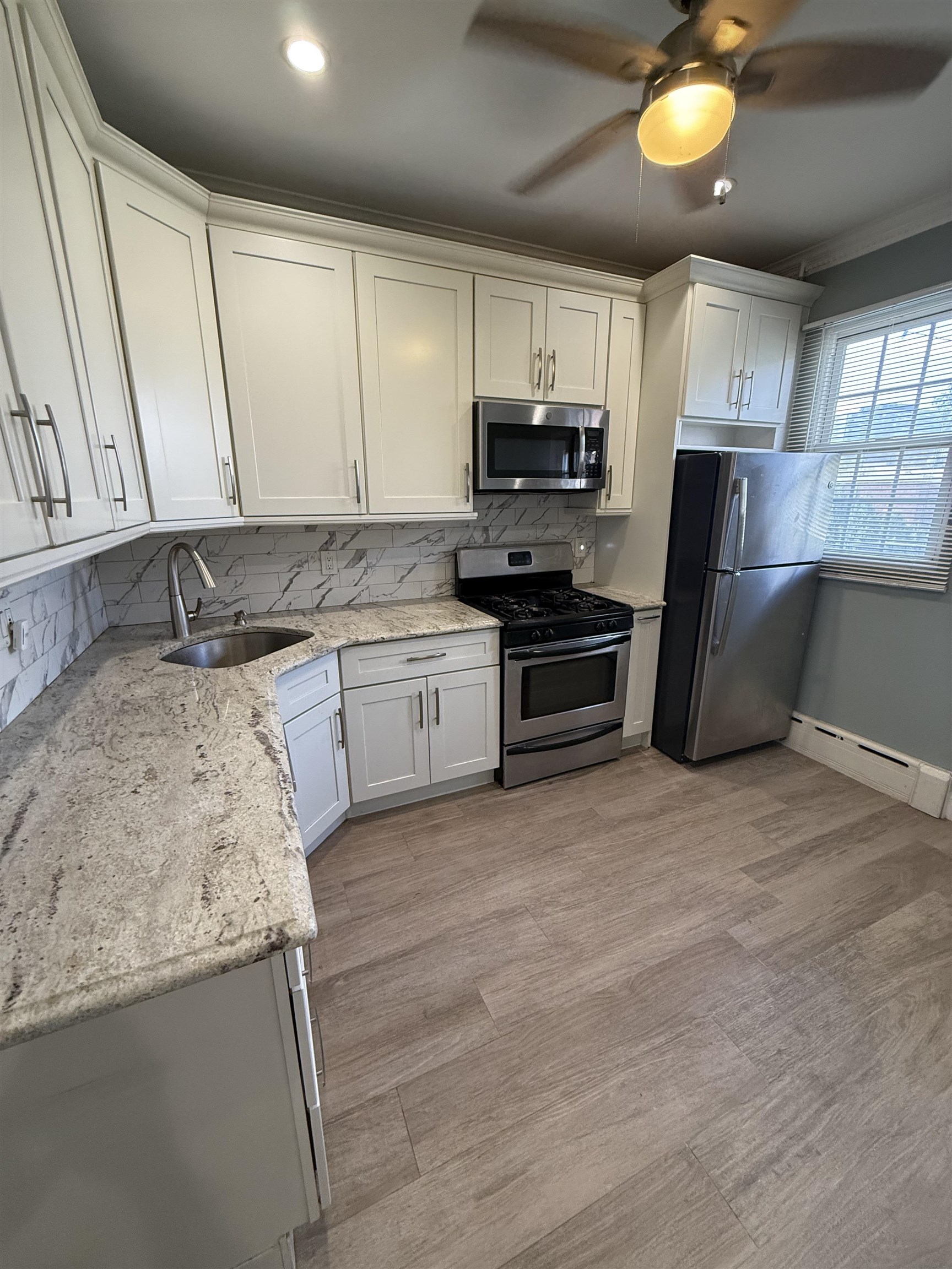 53 64TH ST Unit: 3