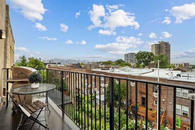 53 64TH ST Unit: 3