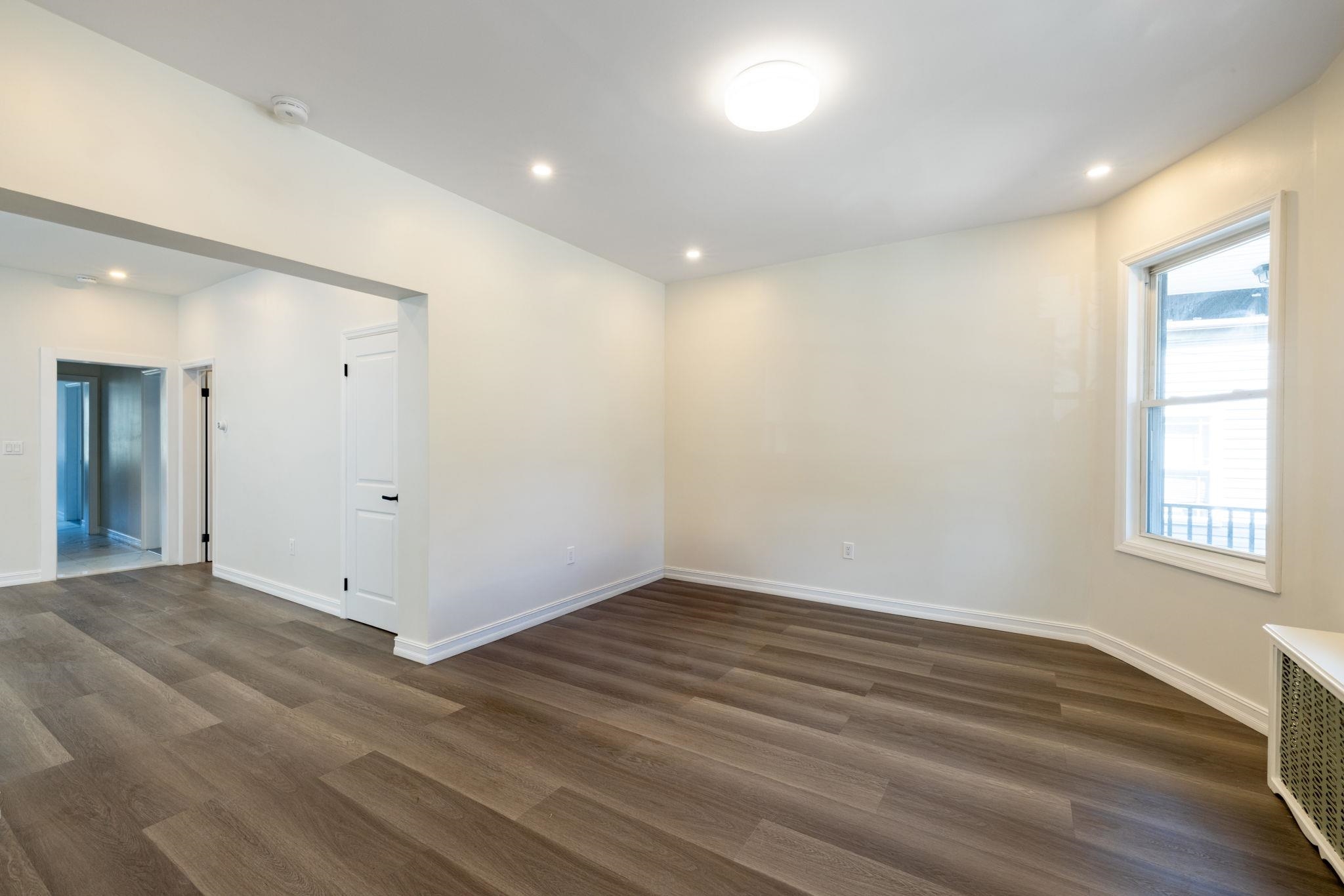 100 WEST 46TH ST Unit: 1