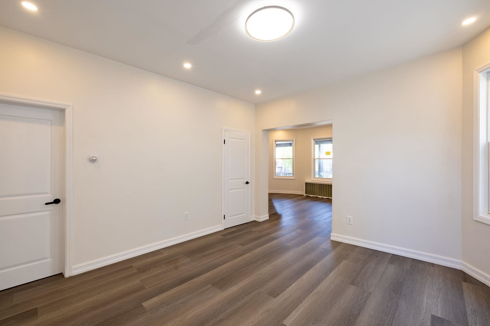 100 WEST 46TH ST Unit: 1