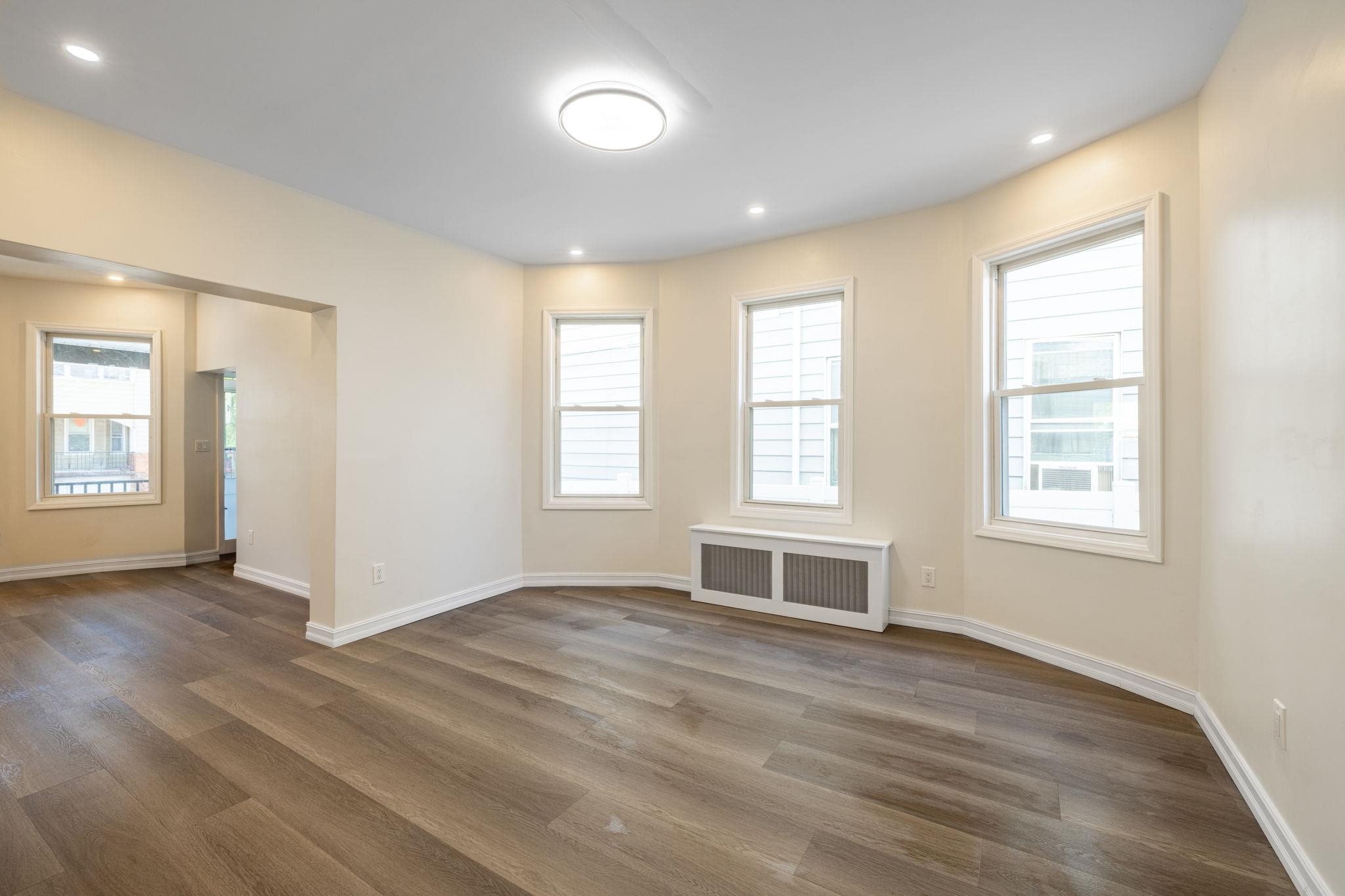 100 WEST 46TH ST Unit: 1