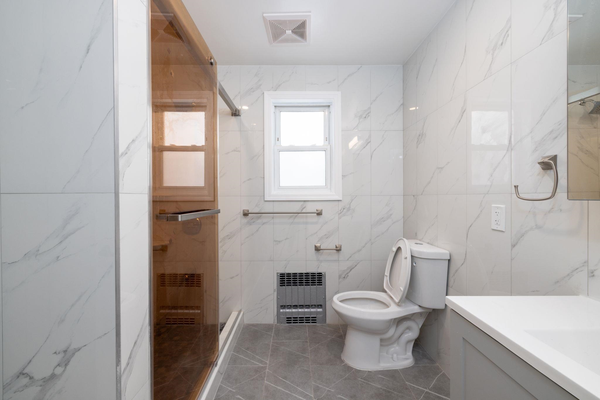 100 WEST 46TH ST Unit: 1