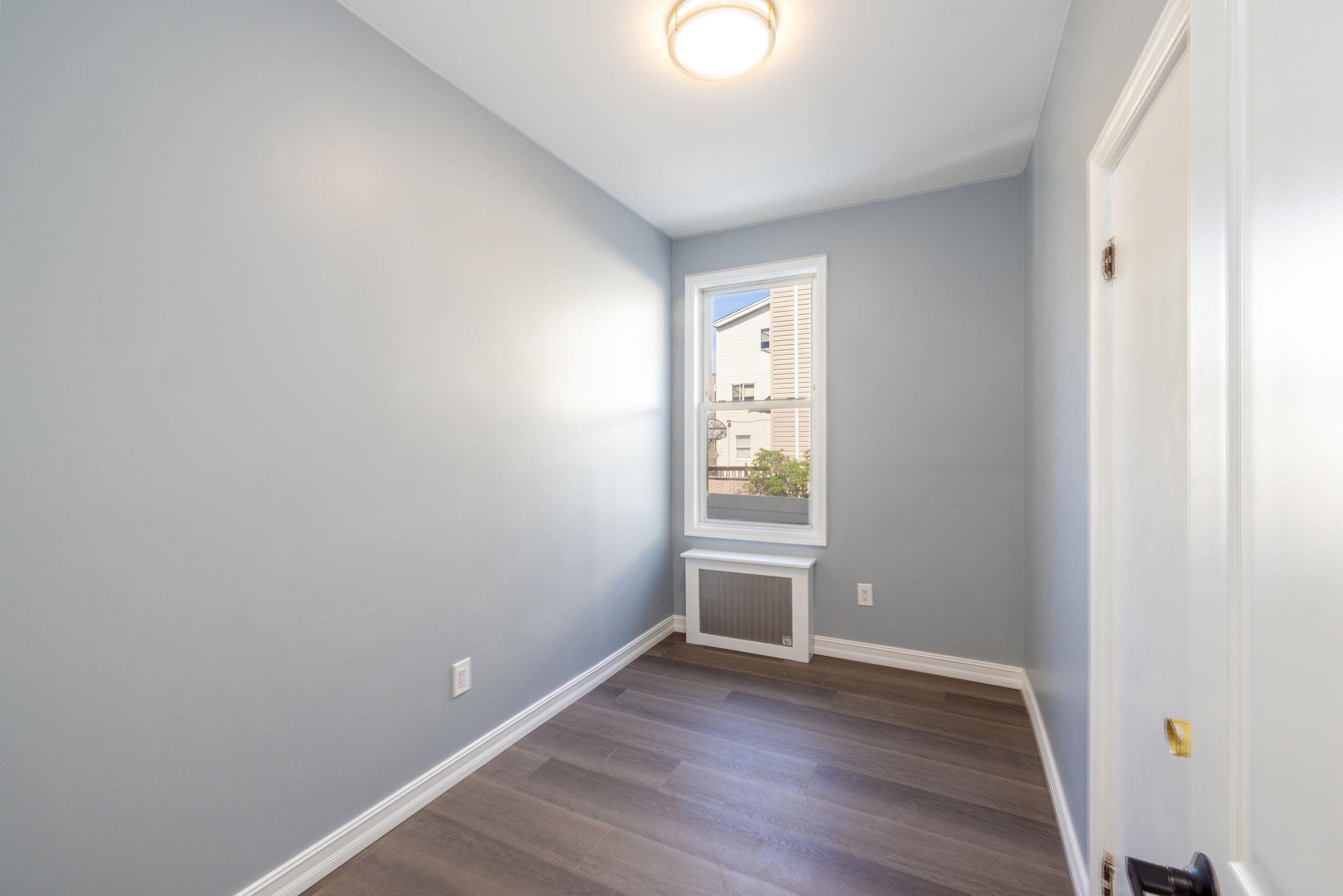 100 WEST 46TH ST Unit: 1
