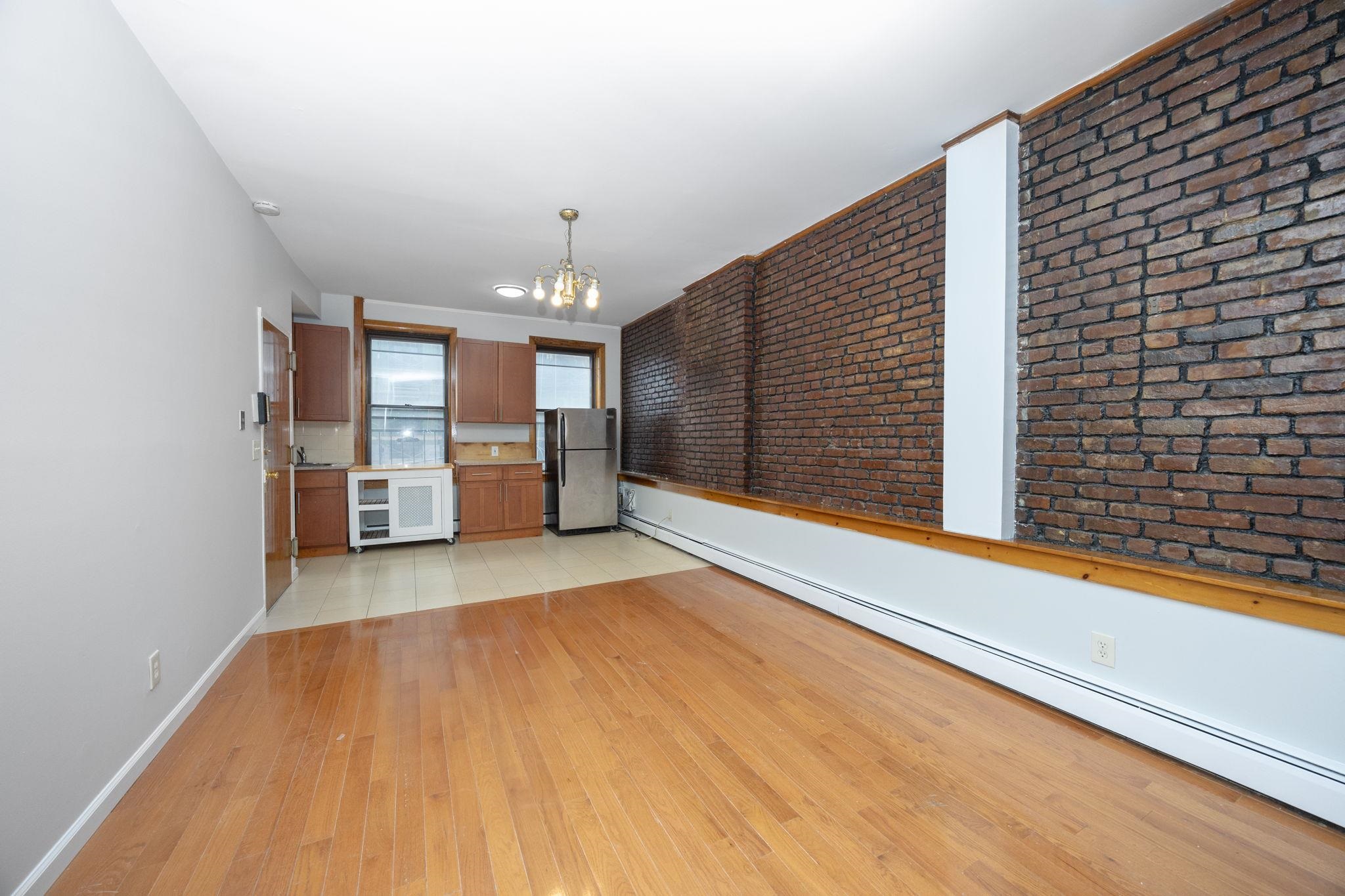 229-231 NEWARK AVE Unit: 3R