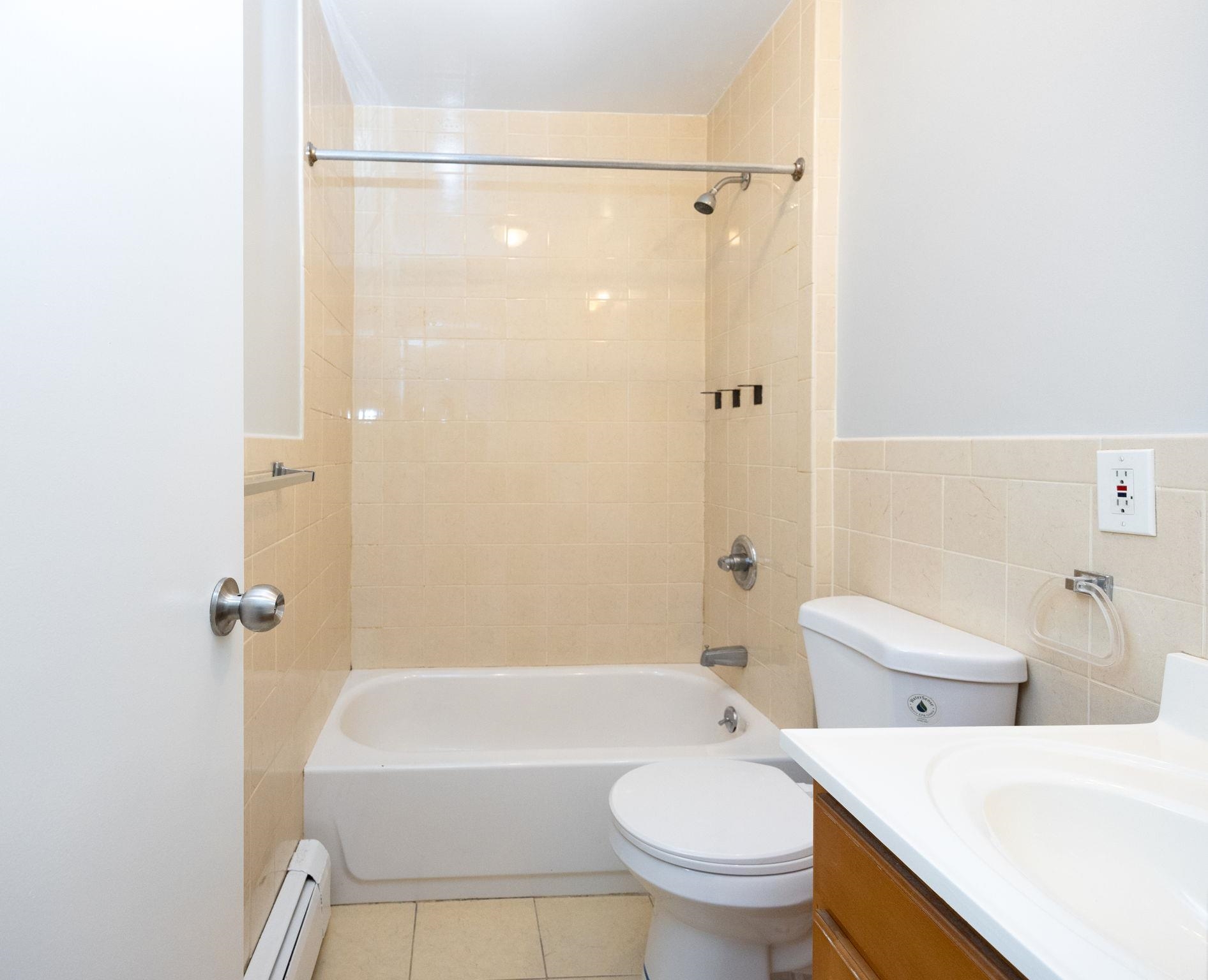 229-231 NEWARK AVE Unit: 3R