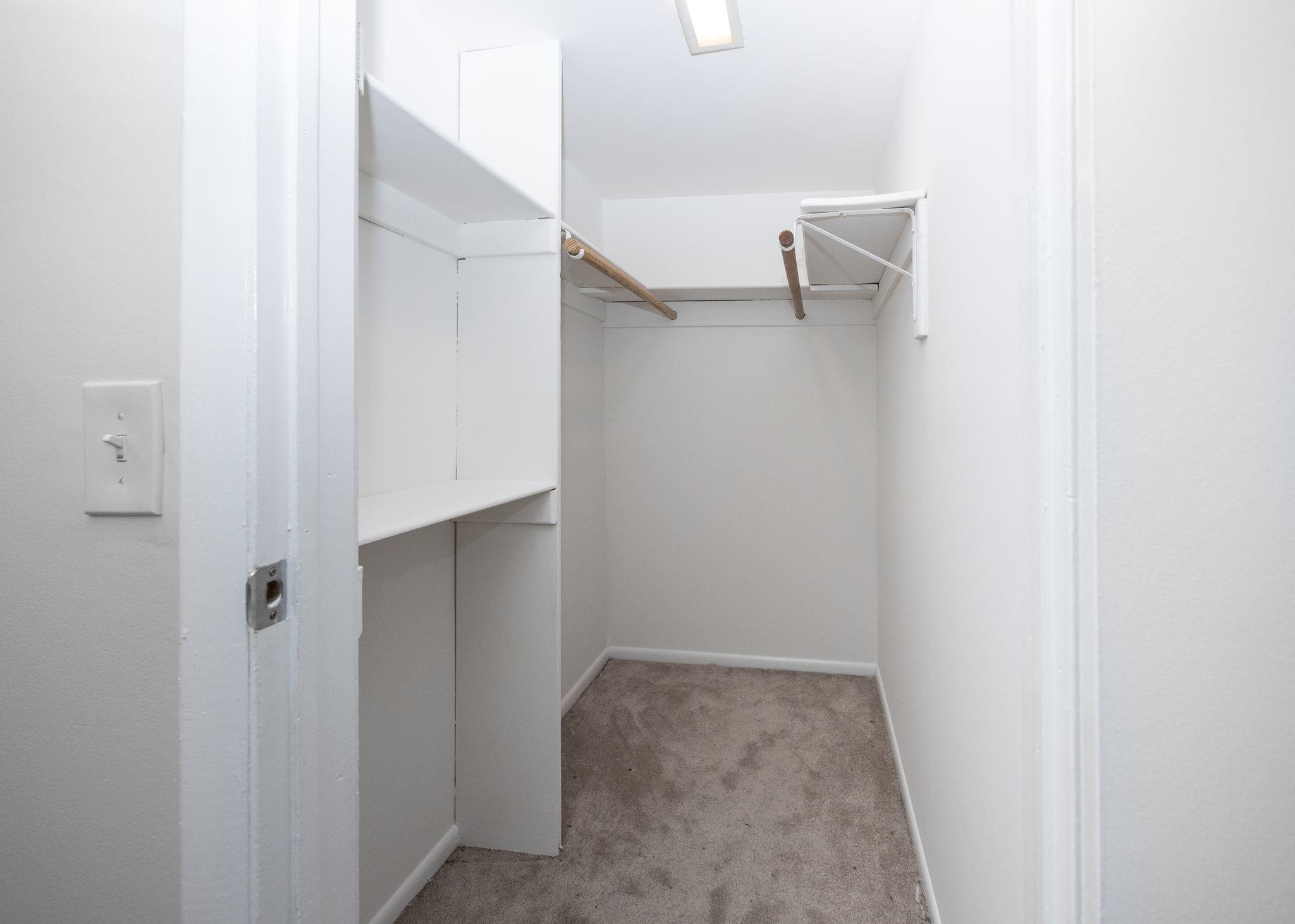 229-231 NEWARK AVE Unit: 3R