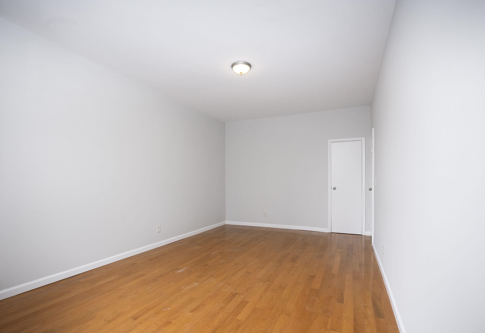 229-231 NEWARK AVE Unit: 3R