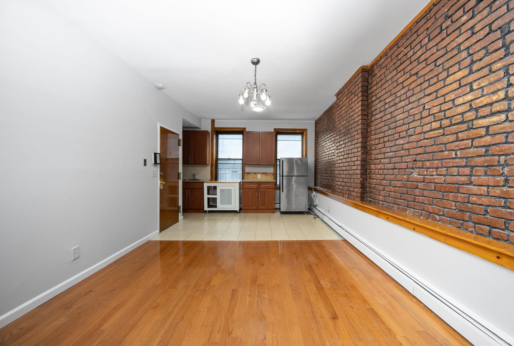 229-231 NEWARK AVE Unit: 3R
