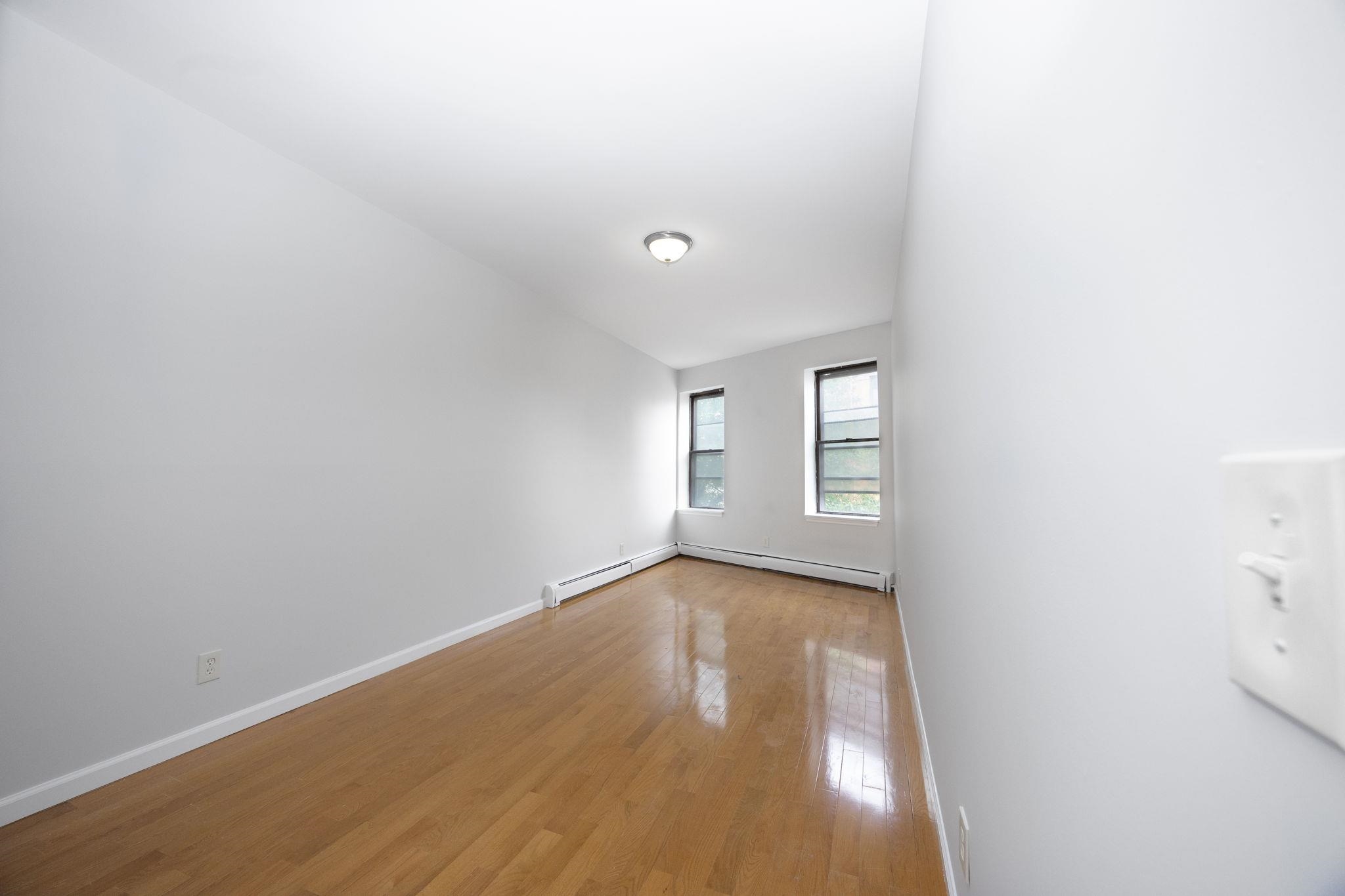 229-231 NEWARK AVE Unit: 3R