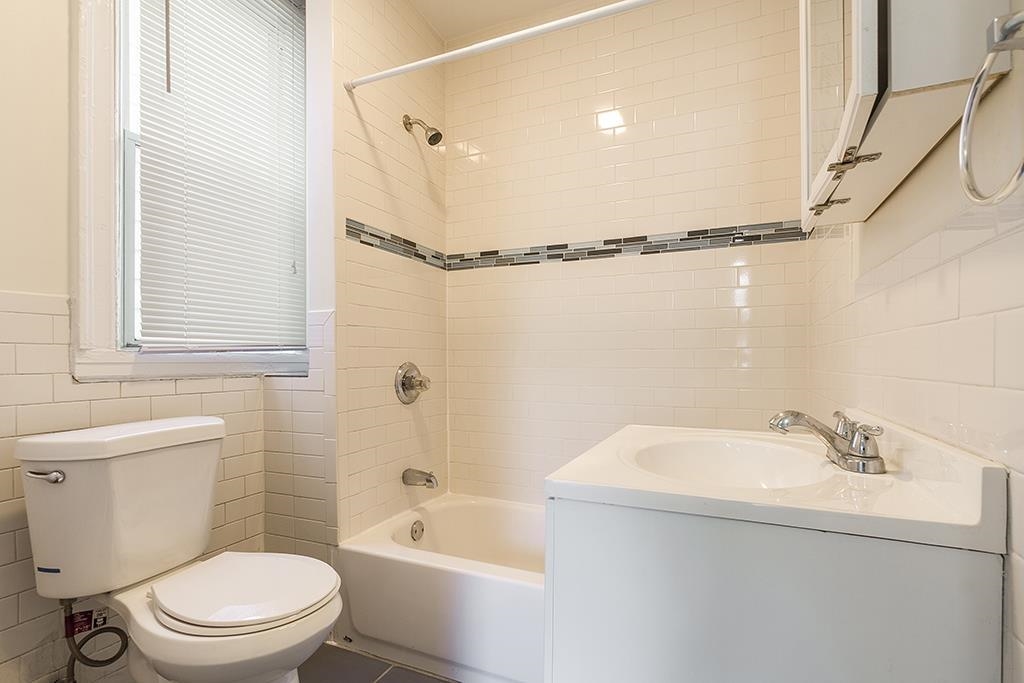 298 PEARSALL AVE