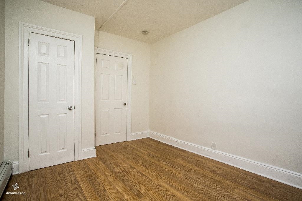 1043 BROADWAY