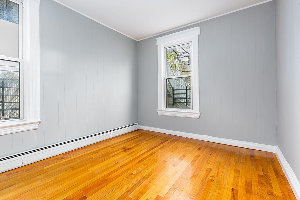 1043 BROADWAY