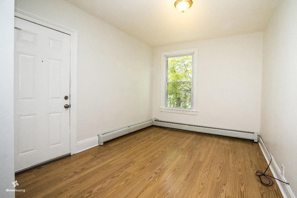 1043 BROADWAY