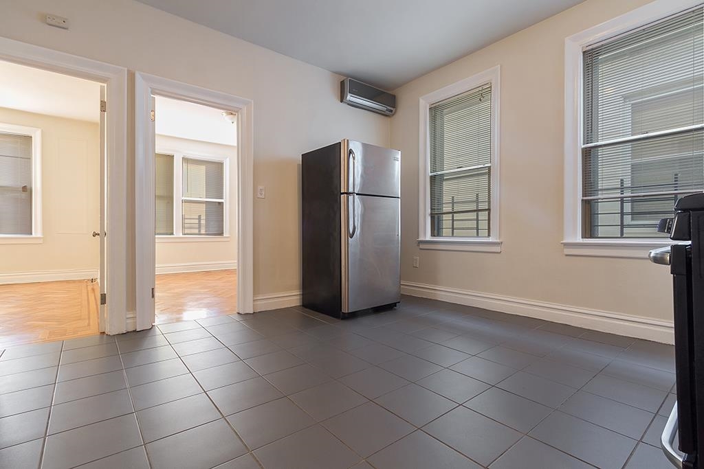 7 NEWARK BAY CT
