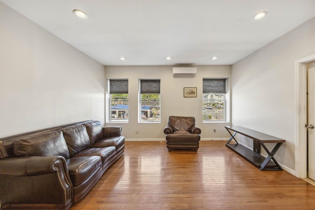 599 NORTH MAPLE AVE