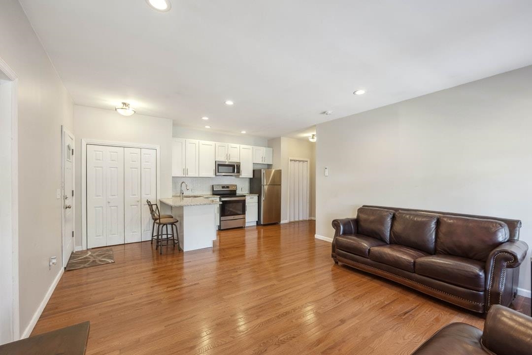 599 NORTH MAPLE AVE