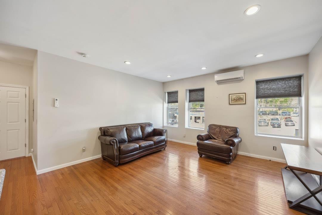 599 NORTH MAPLE AVE