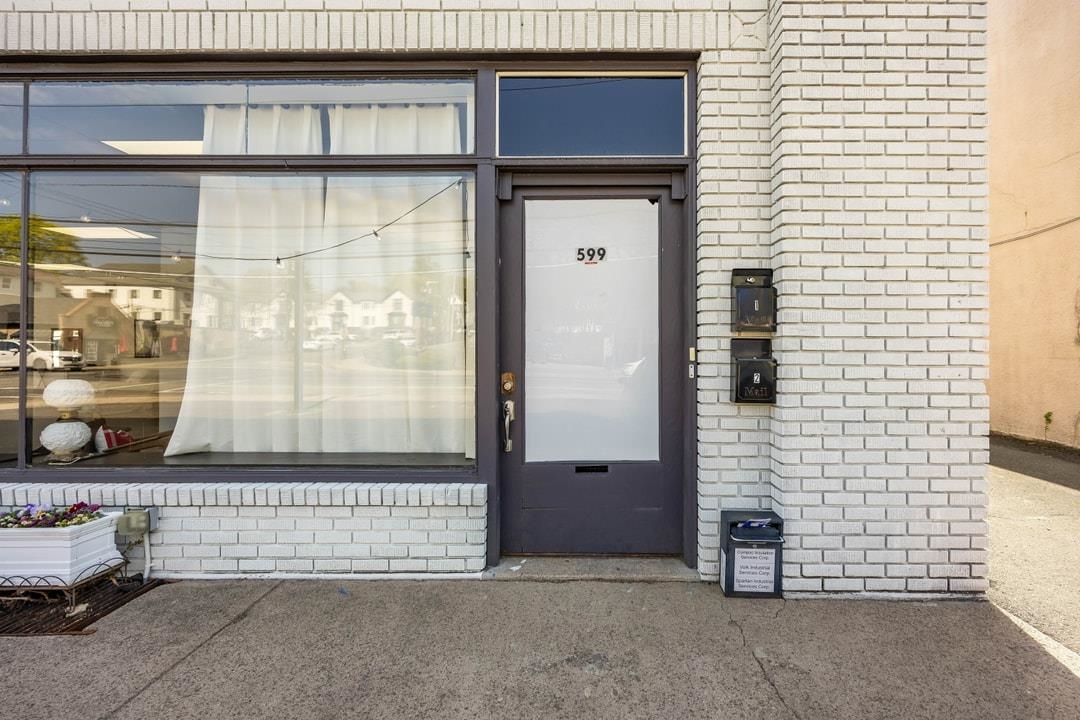 599 NORTH MAPLE AVE