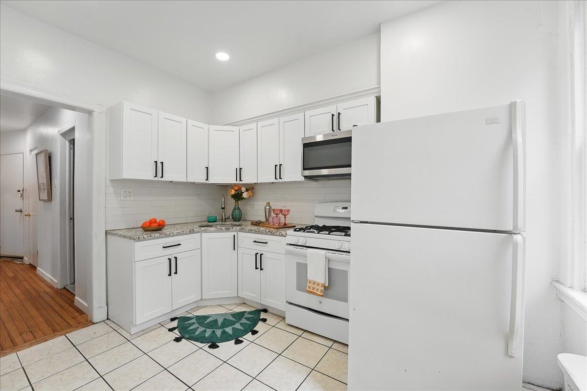 144 NELSON AVE