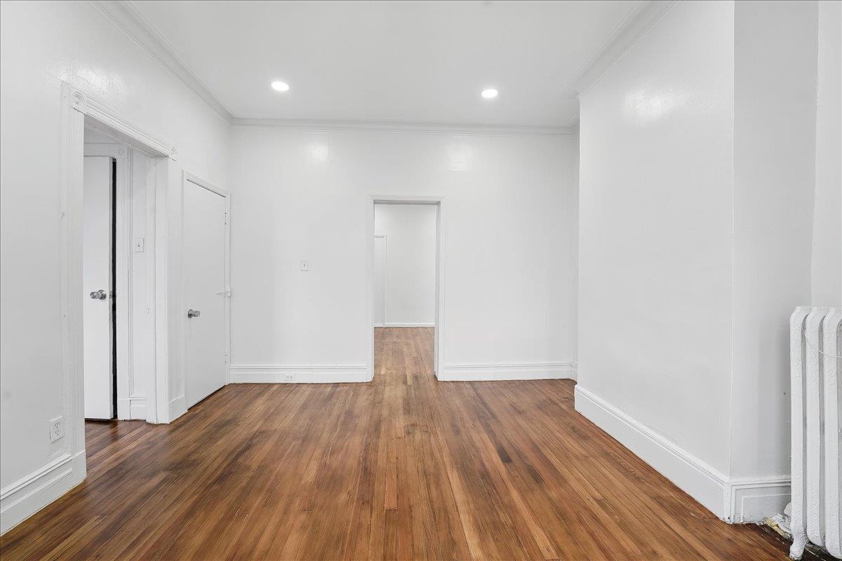 144 NELSON AVE