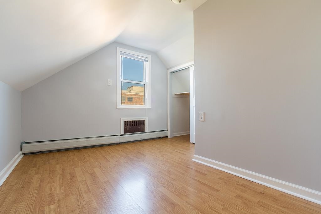 33 WEST 24TH ST