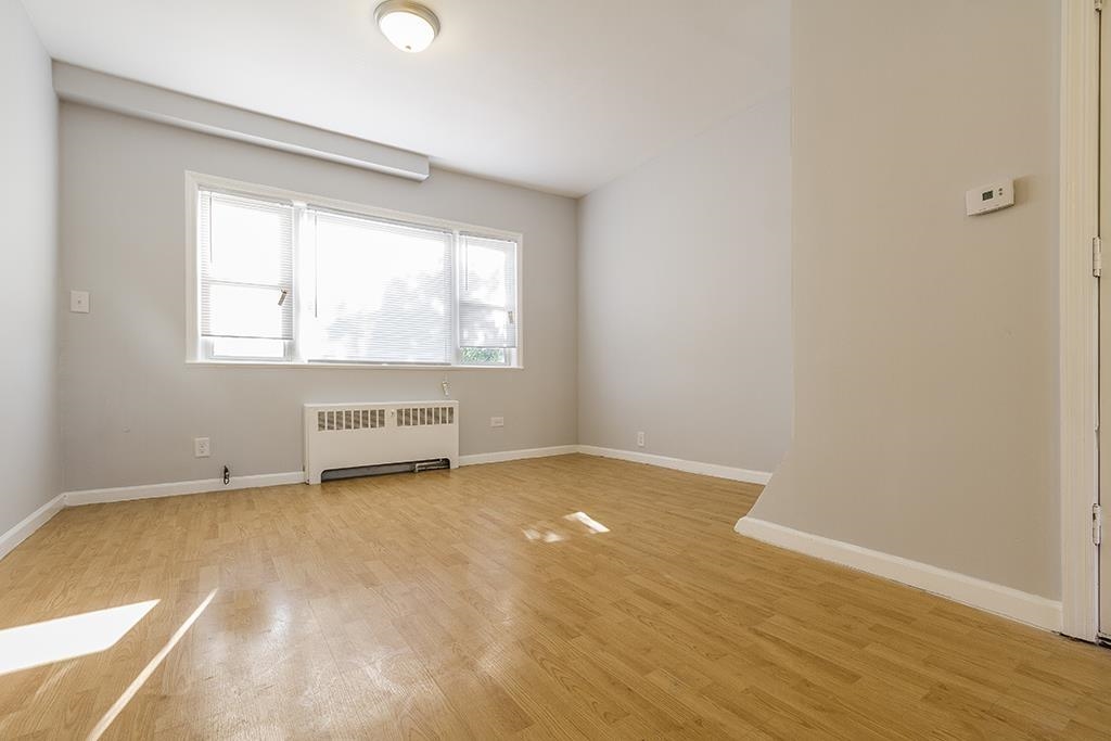 33 WEST 24TH ST