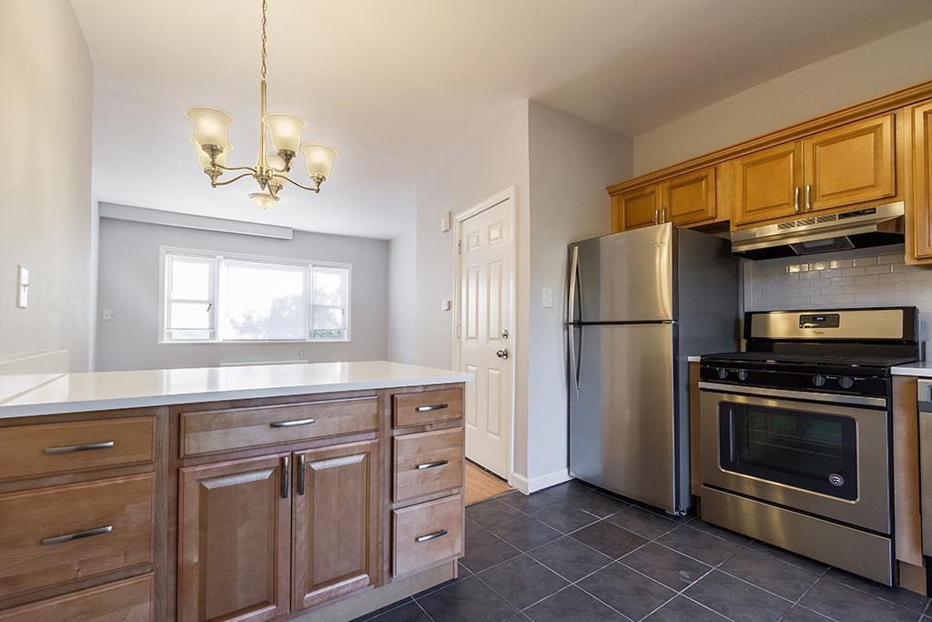 33 WEST 24TH ST