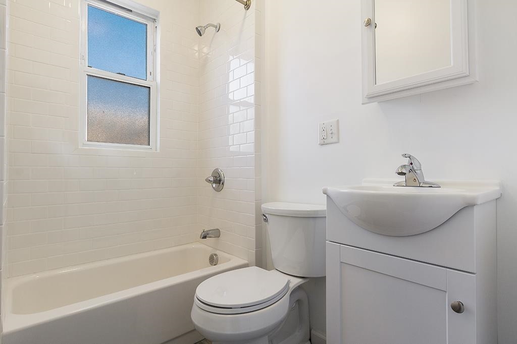 33 WEST 24TH ST