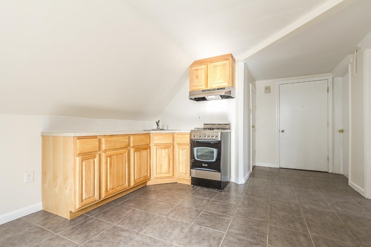 12-14 WEST 31ST ST