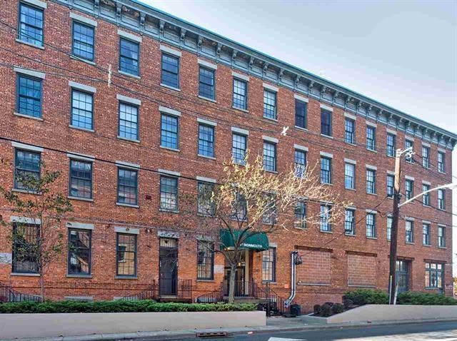 341 MONMOUTH ST Unit: 410D